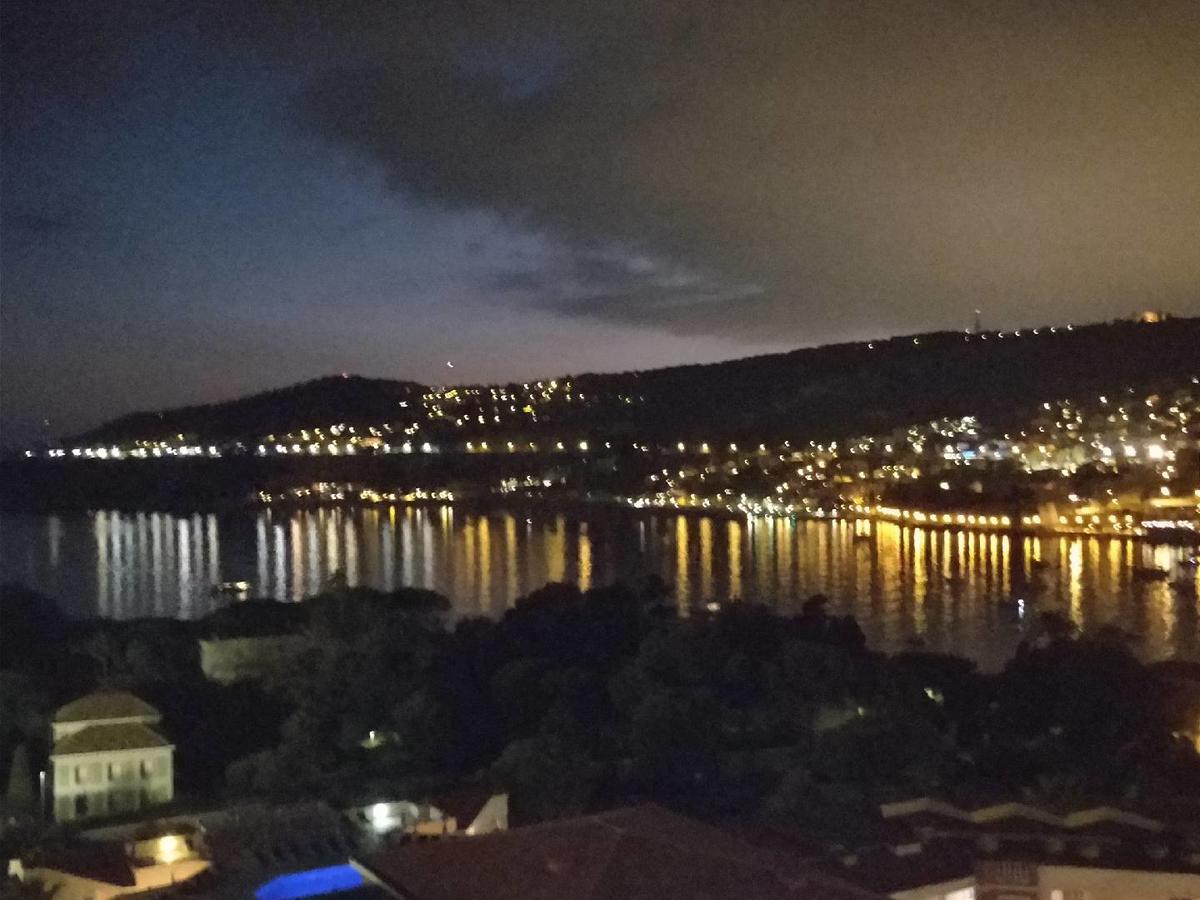 Vintage Flat Overlooking Villefranche Bay Apartamento Exterior foto