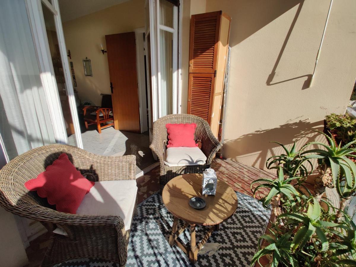 Vintage Flat Overlooking Villefranche Bay Apartamento Exterior foto